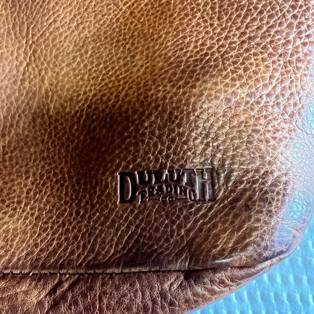 Duluth Trading Co Lifetime Leather Crossbody Bag – Genuine Leather - Picture 3 of 6